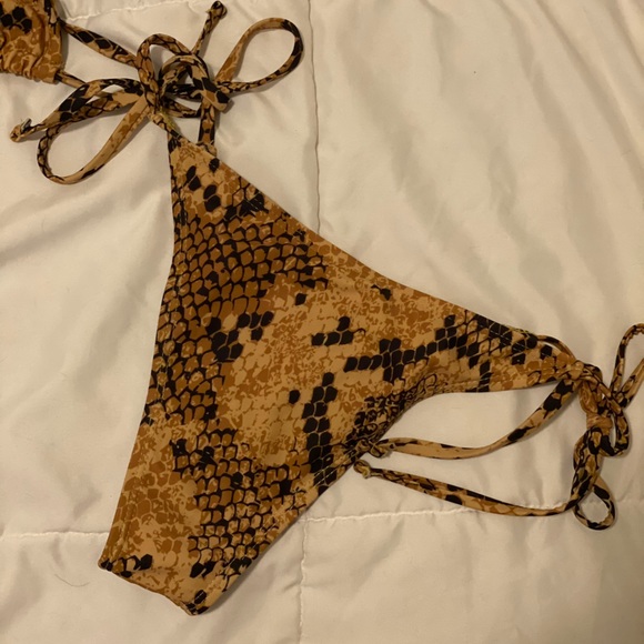Yellow snakeskin bikini - Picture 2 of 2